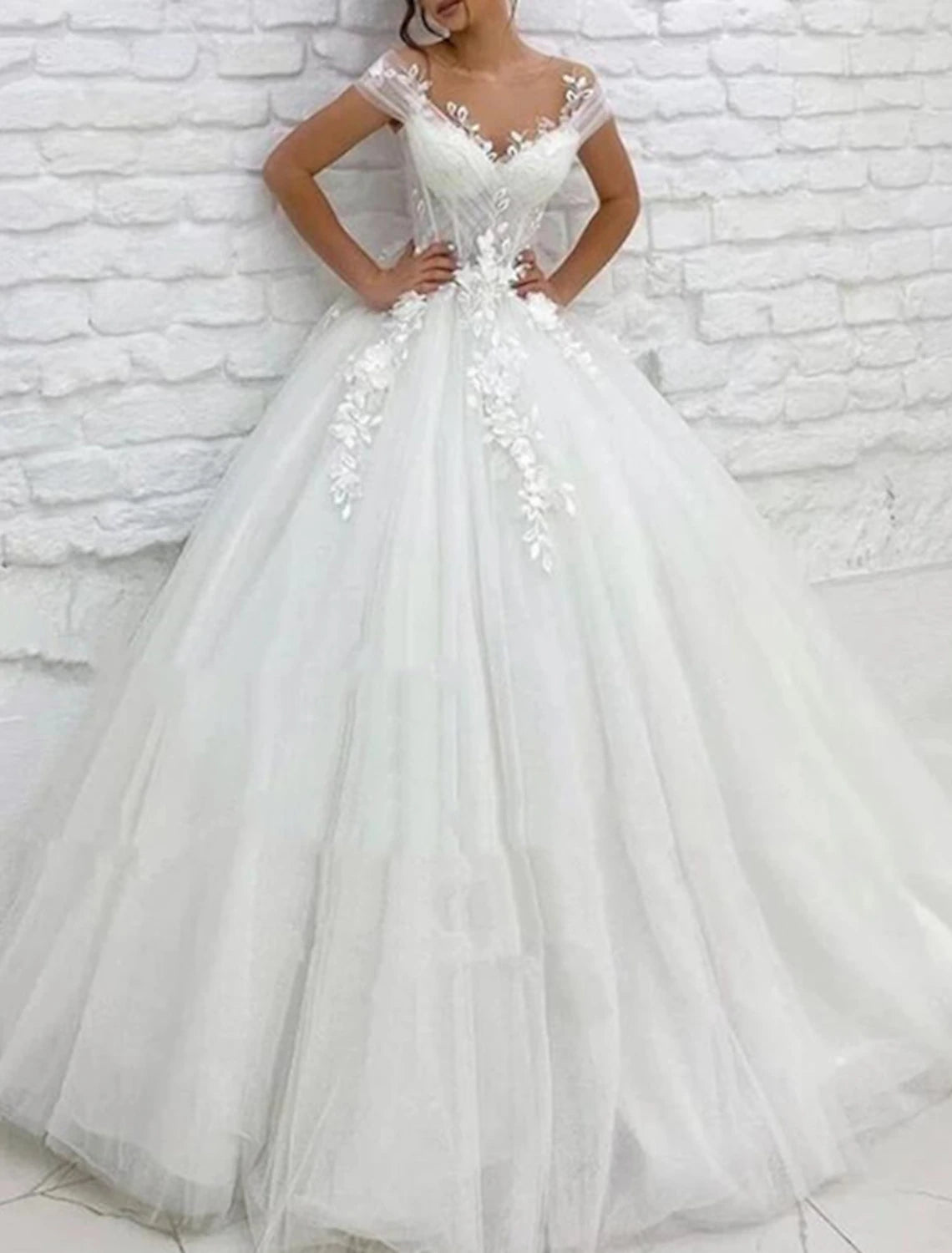 Buyishang Formal Wedding Dresses Ball Gown V Neck Cap Sleeve Chapel Train Lace Bridal Gowns With Appliques